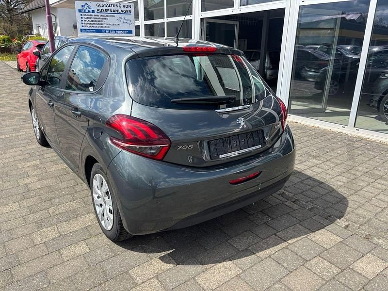 Gebraucht Peugeot 208 Active 82 PS (60 kW) 2017 Kleinwagen