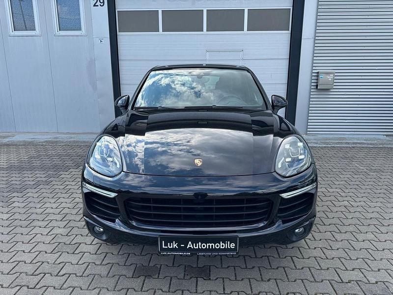 Schwarz Gebraucht 2017 Porsche Cayenne Platinum Edition SUV | 38.500 € (Teuer) - Bild 1/4