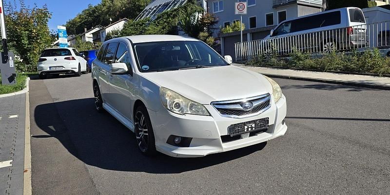 Weiß Gebraucht 2010 Subaru Legacy Kombi | 4.690 € (Etwas zu teuer) - Bild 1/4