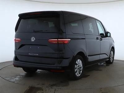 Gebraucht VW Multivan Life 150 PS (110 kW) 2025 Deep black perleffekt Van