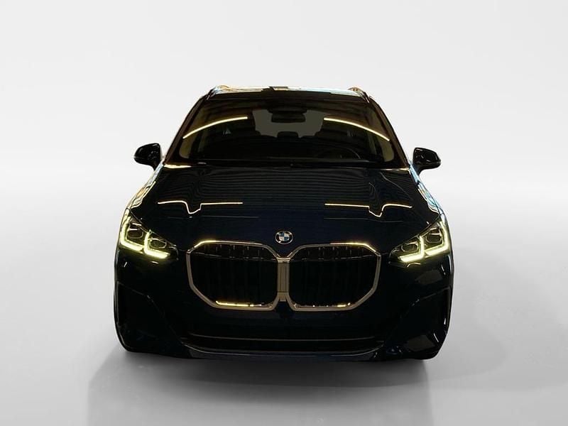 Neu BMW 218 Luxury Line 136 PS (100 kW) 2026 Night dusk blue Kombi