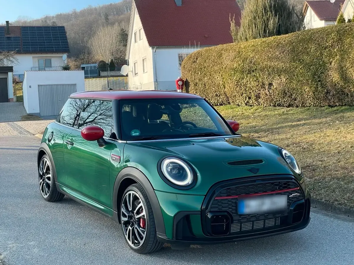 Gebraucht Mini John Cooper Works 231 PS (169 kW) 2023 Grün Kleinwagen