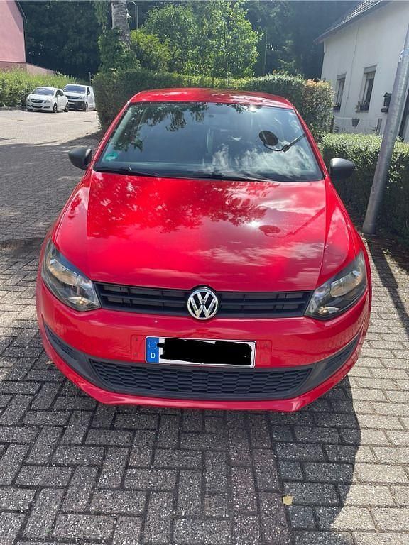 Rot Gebraucht 2010 VW Polo Style Limousine | 3.200 € (Superpreis) - Bild 1/4