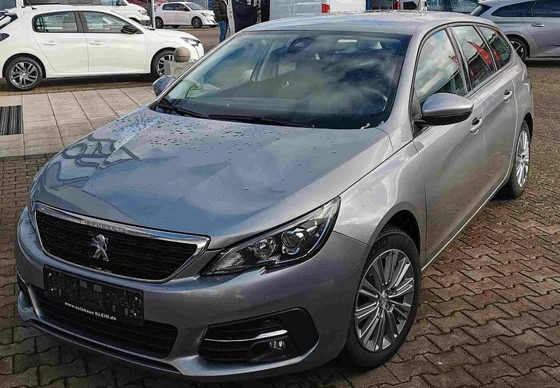 Gebraucht Peugeot 308 Allure 131 PS (96 kW) 2021 Grau Kombi