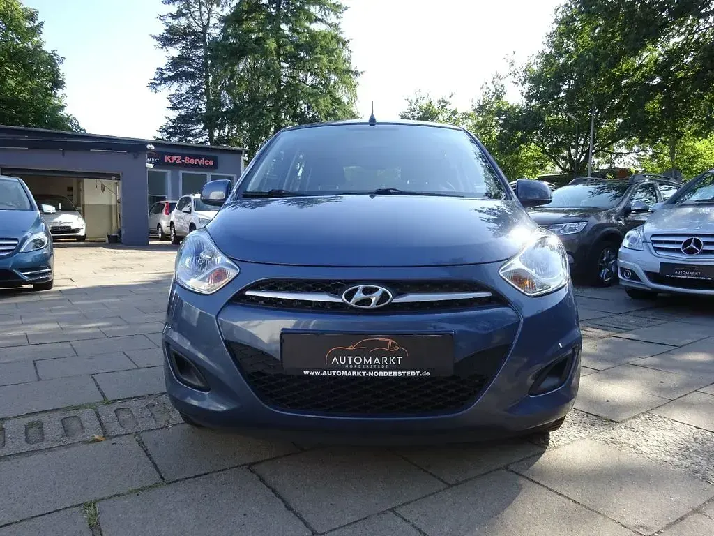 Gebraucht Hyundai i10 Edition 69 PS (50 kW) 2013 Blau Kleinwagen