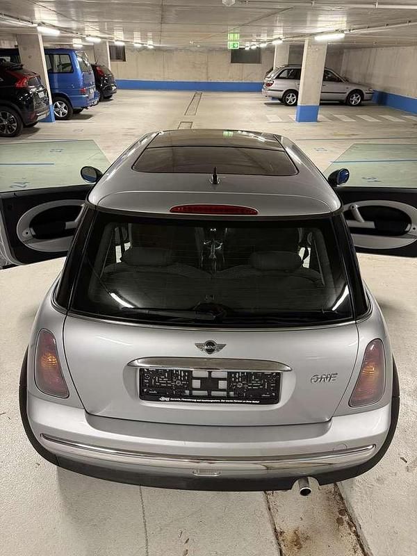 Grau Gebraucht 2004 Mini ONE Kleinwagen | 1.800 € (Superpreis) - Bild 1/4