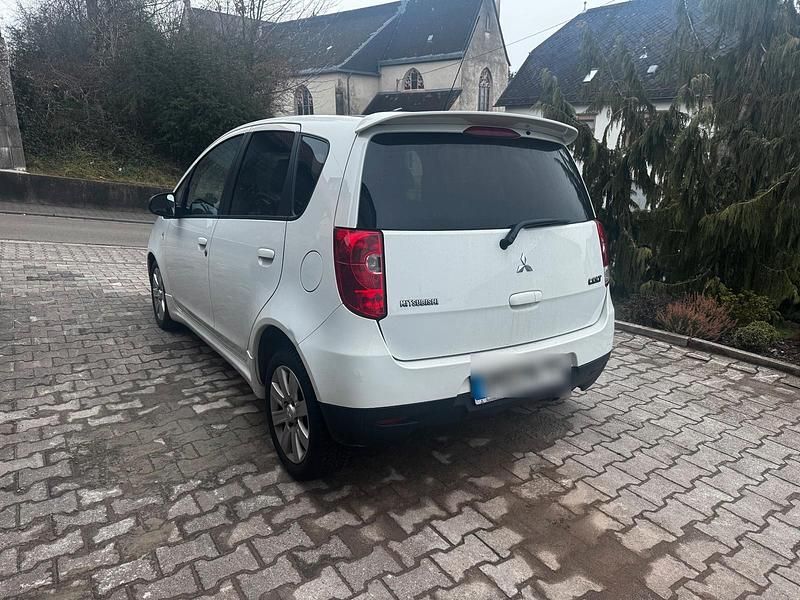 Gebraucht Mitsubishi Colt 95 PS (69 kW) 2012 Weiß Kleinwagen