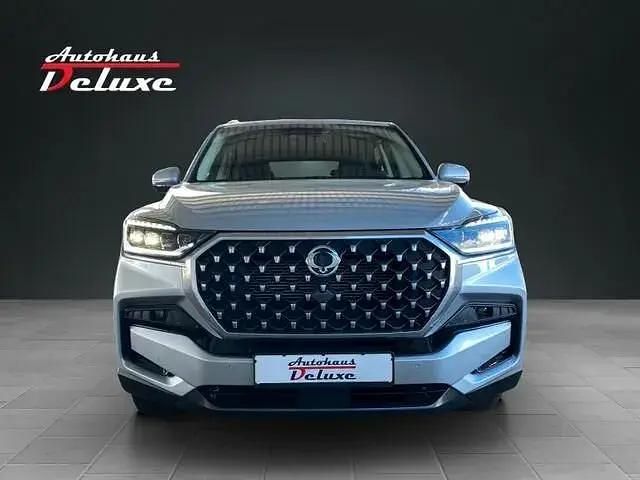 Gebraucht SsangYong Rexton Sapphire 203 PS (149 kW) 2021 Silbermetalic SUV