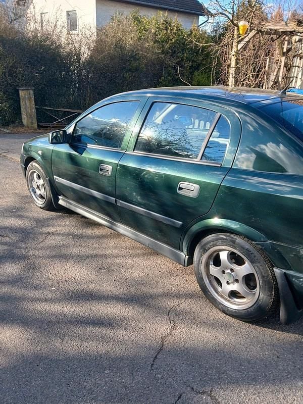 Gebraucht Opel Astra 85 PS (62 kW) 2002 Grün Kleinwagen