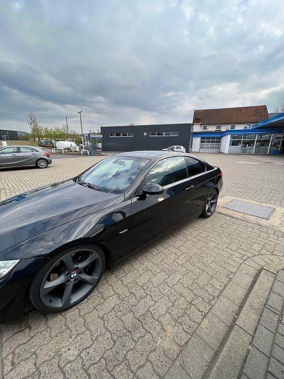 Second-hand BMW 325 Performance 197 CP (144 kW) 2009 Negru Coupe