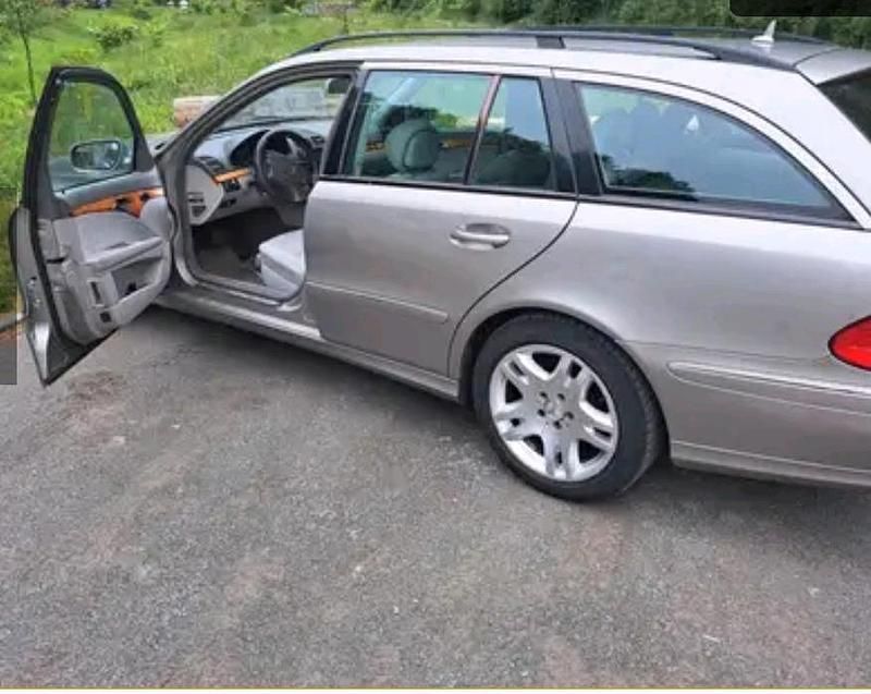 Andere außenfarben Gebraucht 2006 Mercedes E280 Kombi | 3.300 € (Superpreis) - Bild 1/4