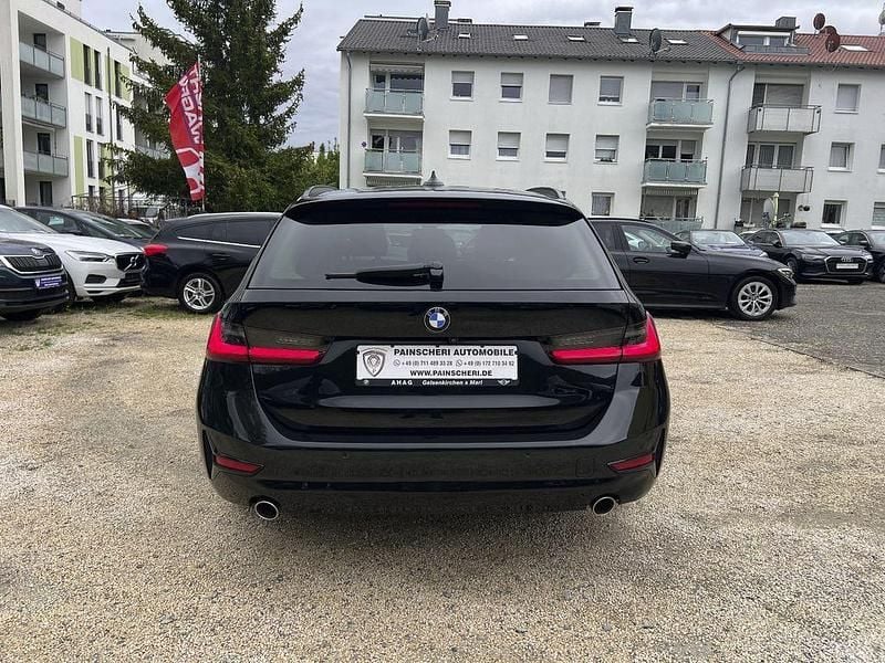 Gebraucht BMW 318 Advantage 150 PS (110 kW) 2020 Schwarz ii/bonnet fluid black Kombi