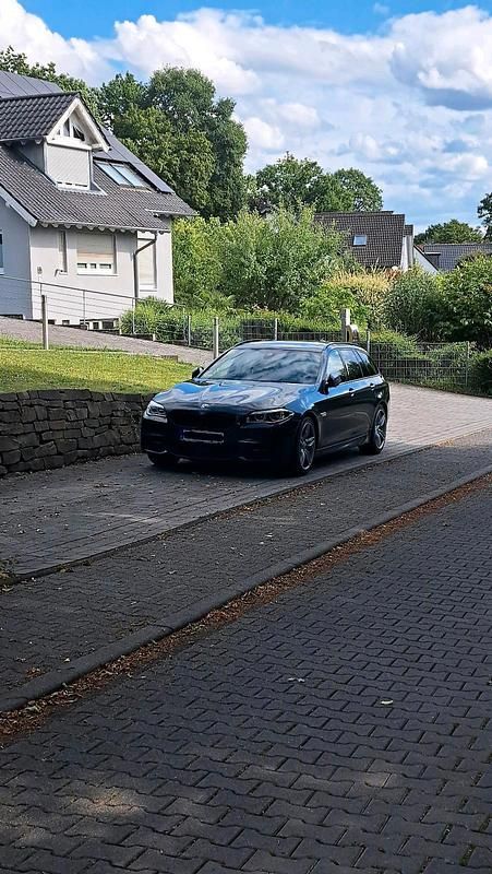 Gebraucht BMW M550 381 PS (280 kW) 2014 Grau Limousine