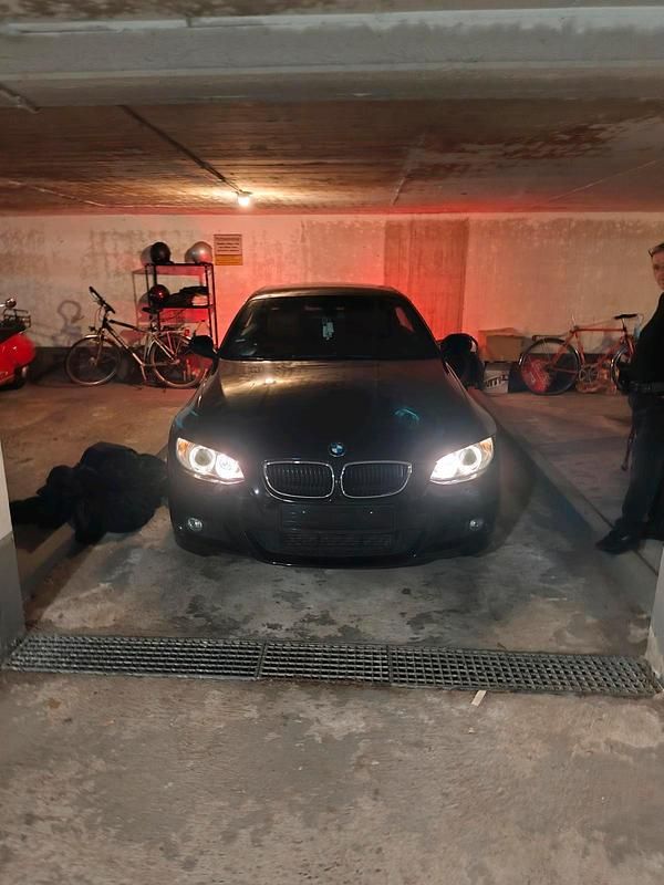 Schwarz Gebraucht 2011 BMW 335 Cabriolet Cabrio | 17.500 € (Guter Preis) - Bild 1/4