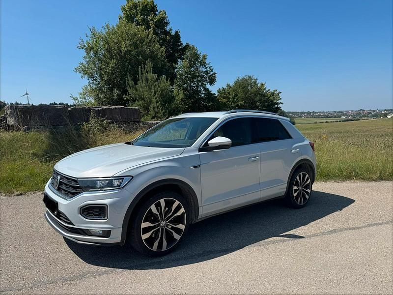 Grau Gebraucht 2020 VW T-Roc R-line SUV | 26.999 € (Etwas zu teuer) - Bild 1/2