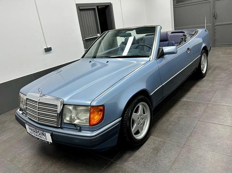 Second-hand Mercedes E320 220 CP (161 kW) 1992 Albastru Cabrio