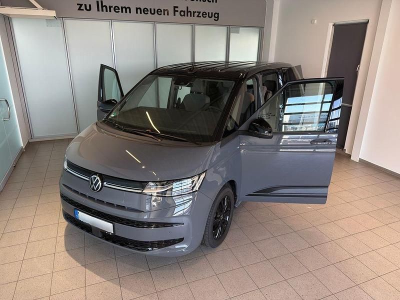 Gebraucht VW Multivan Edition 150 PS (110 kW) 2025 Grau Van