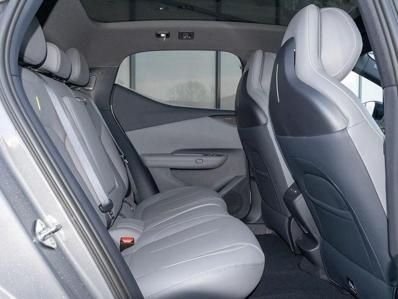 Second-hand Lynk & Co 02 200 kW (272 CP) 2025 Gri SUV