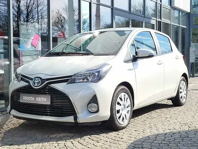 Gebraucht Toyota Yaris Comfort 101 PS (74 kW) 2017 Weiß Kleinwagen