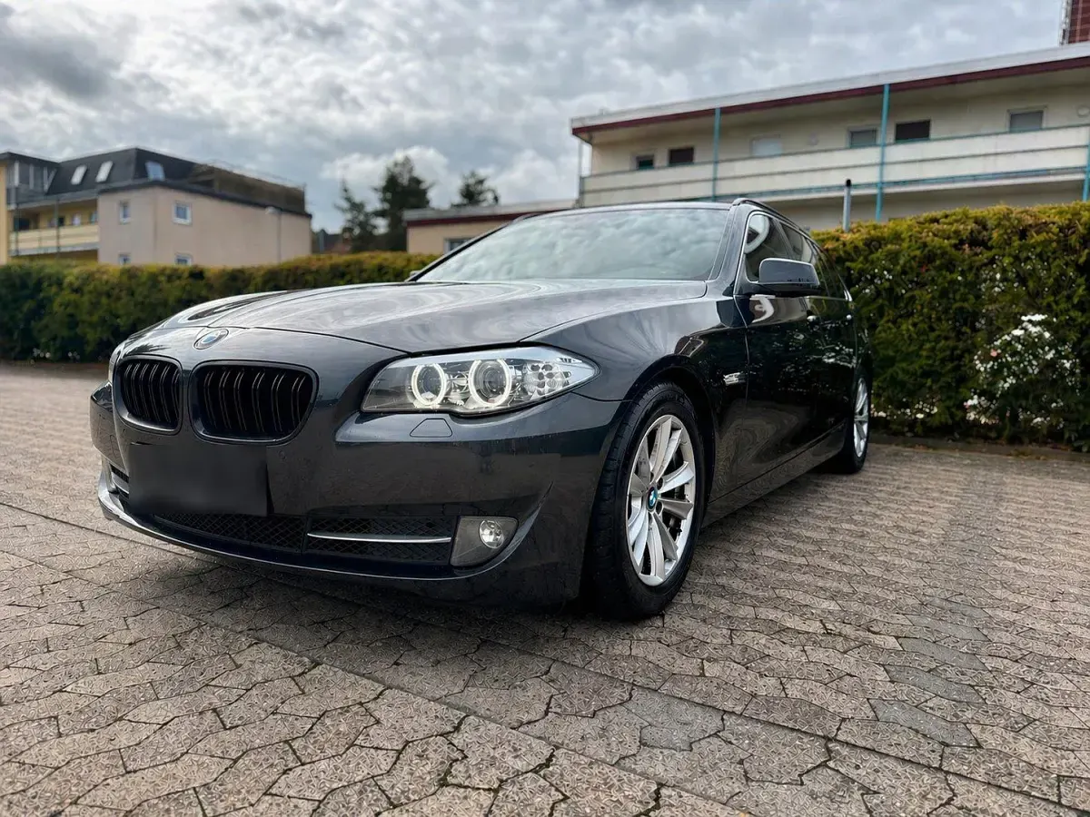 Gebraucht BMW 520 184 PS (135 kW) 2012 Grau Kombi