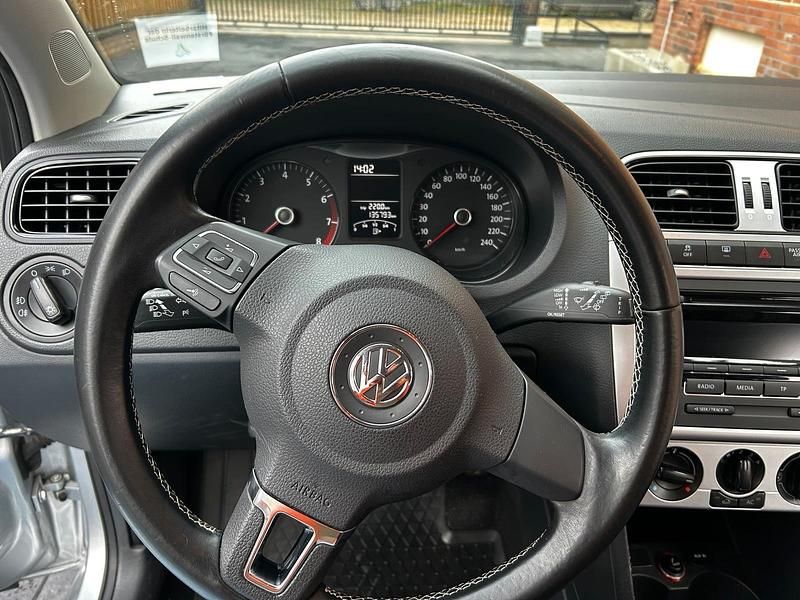 Gebraucht VW Polo Match 60 PS (44 kW) 2012 Silber Kleinwagen