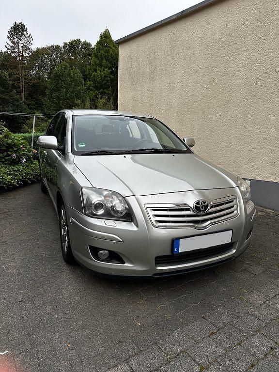 Gebraucht Toyota Avensis Executive 163 PS (119 kW) 2006 Silber Limousine