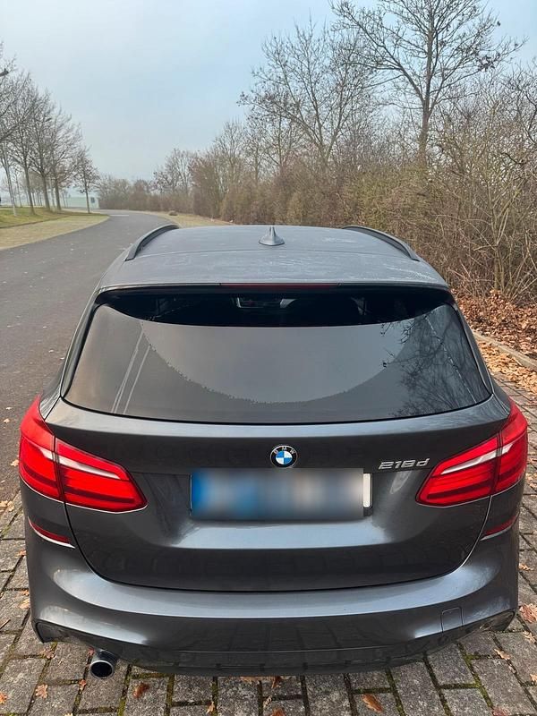 Grau Gebraucht 2016 BMW 218 M Sport Kombi | 14.700 € (Guter Preis) - Bild 1/4