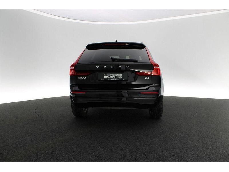 Gebraucht Volvo XC60 Core 197 PS (144 kW) 2023 Schwarz SUV
