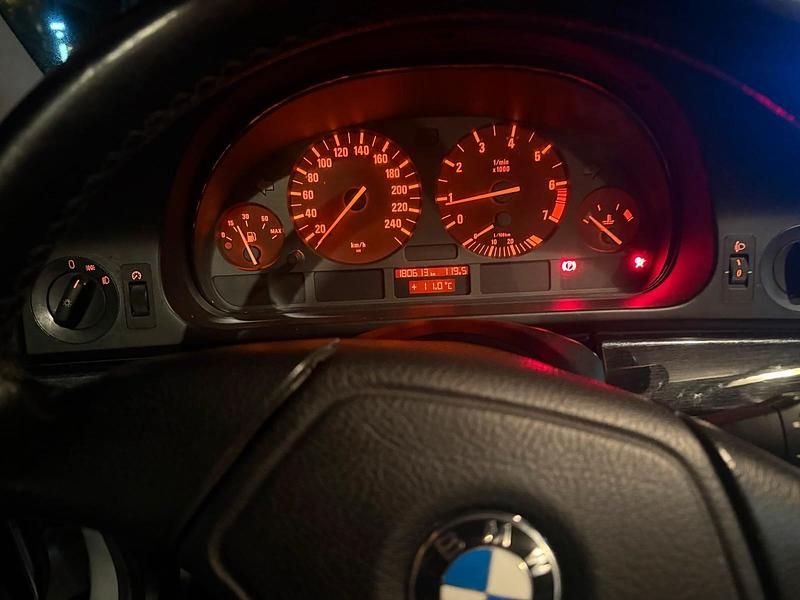 Grau Gebraucht 1997 BMW 523 Limousine | 4.500 € (Fairer Preis) - Bild 1/4