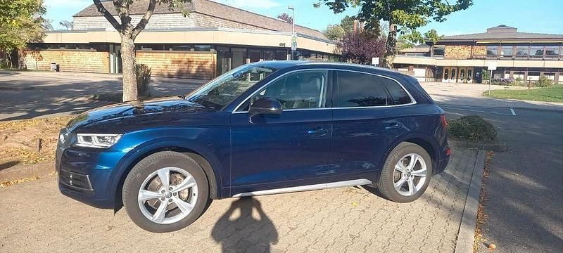Blau Gebraucht 2017 Audi Q5 Ambiente SUV | 20.200 € (Fairer Preis) - Bild 1/4