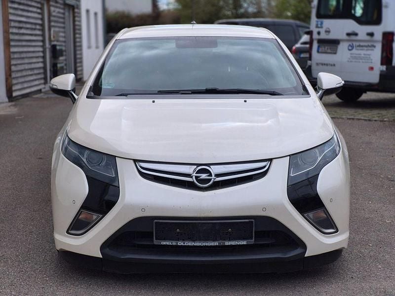 Używany Opel Ampera Edition 151 KM (111 kW) 2012 Biały Hatchback
