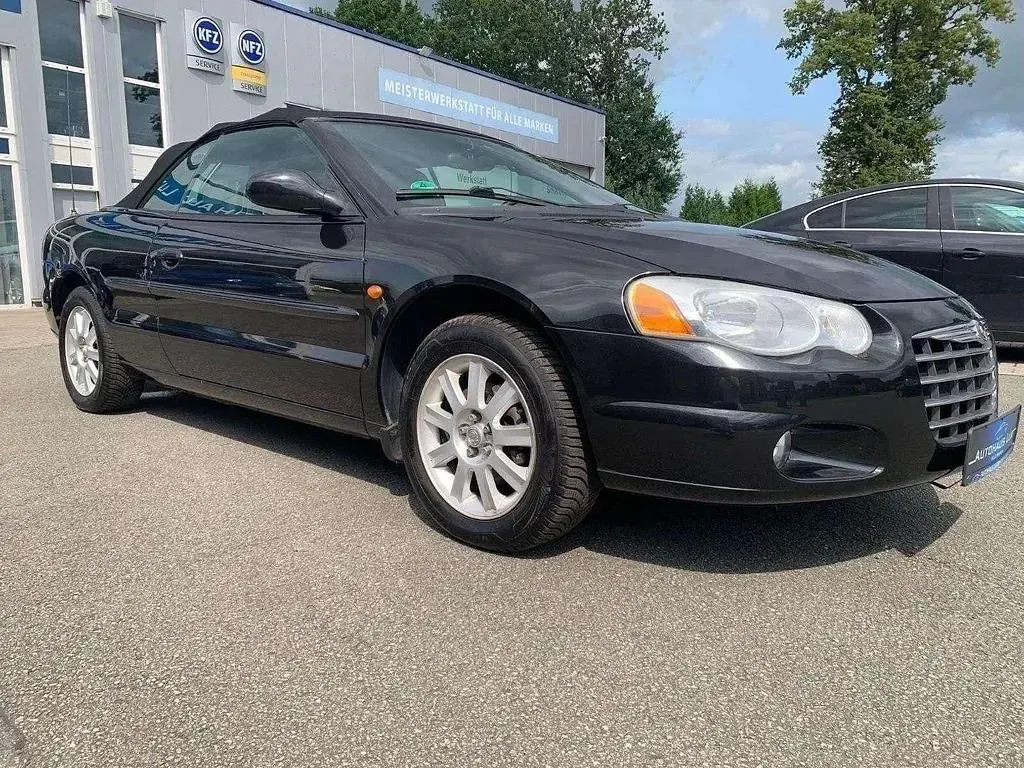 Usado Chrysler Sebring Cabriolet 141 CV (103 kW) 2003 Negro Descapotable