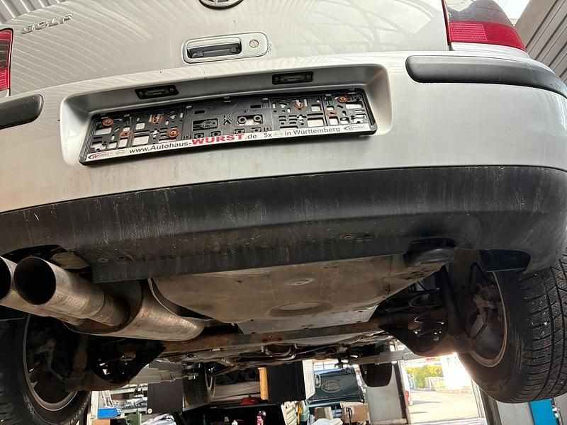 Second-hand VW Golf 105 CP (77 kW) 2001 Argintiu Coupe