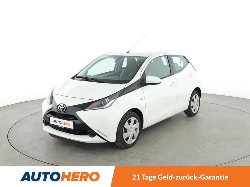 Weiß Gebraucht 2015 Toyota Aygo X-play Kleinwagen | 8.090 € (Fairer Preis) - Bild 1/3