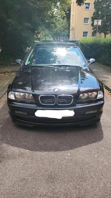 Schwarz Gebraucht 1999 BMW 320 Limousine | 1.250 € (Superpreis) - Bild 1/4