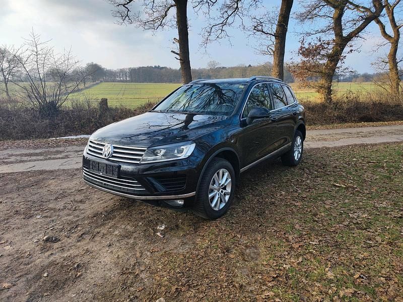 Schwarz Gebraucht 2016 VW Touareg R-line SUV | 19.450 € (Etwas zu teuer) - Bild 1/4