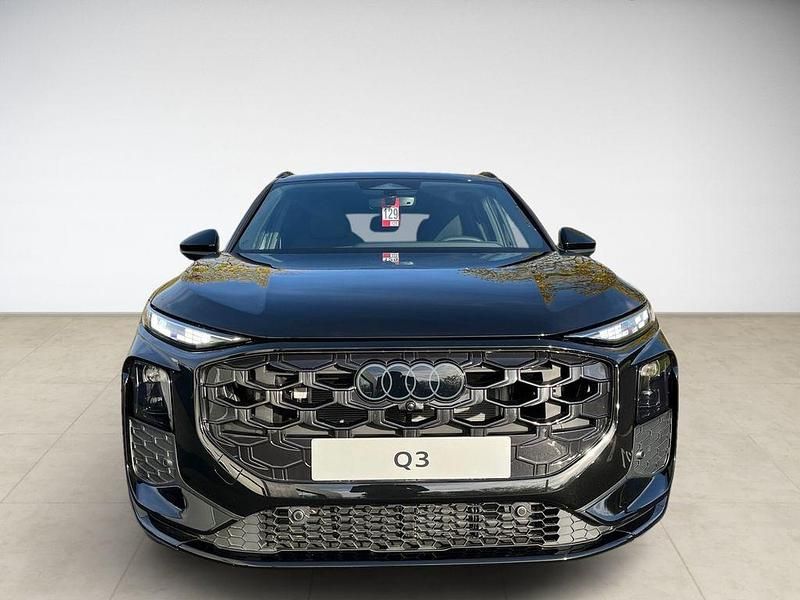 Neu Audi Q3 Sport 150 PS (110 kW) 2025 Mythosschwarz metallic SUV