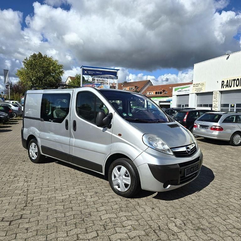 Gebraucht Opel Vivaro 114 PS (83 kW) 2010 Schwarz metallic Van / Kleinbus