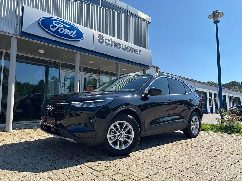 Gebraucht Ford Kuga Titanium 186 PS (136 kW) 2024 Obsidianschwarz metallic SUV