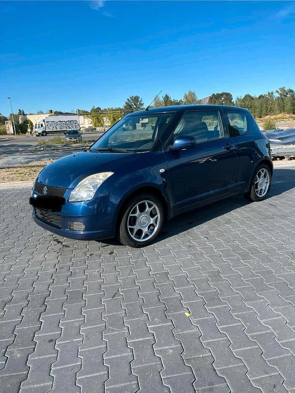 Blau Gebraucht 2007 Suzuki Swift Kleinwagen | 2.000 € (Fairer Preis) - Bild 1/4