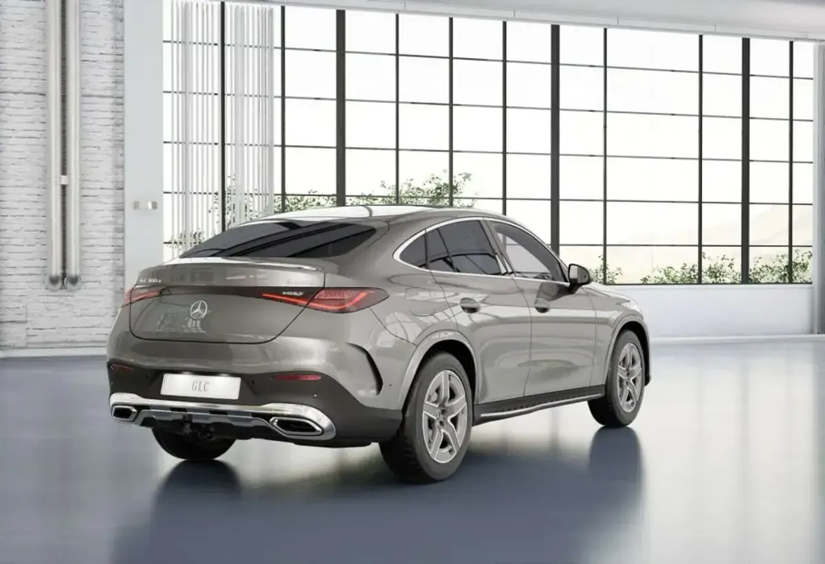 Gebraucht Mercedes GLC300 AMG 269 PS (197 kW) 2023 Silber mojavesilber SUV