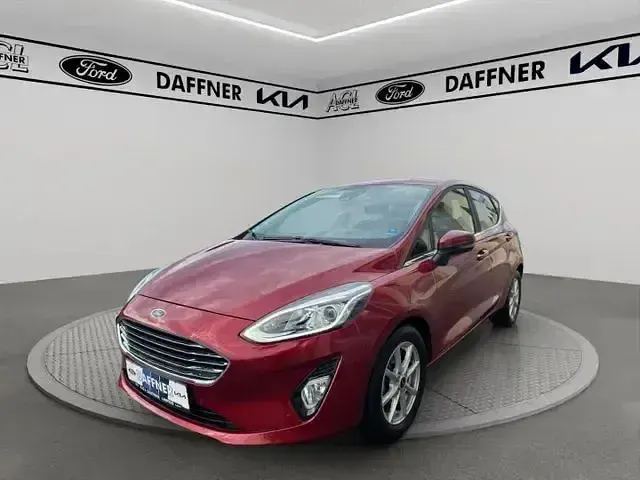 Gebraucht Ford Fiesta Titanium 125 PS (91 kW) 2020 Rubyrot (metallic) Kleinwagen