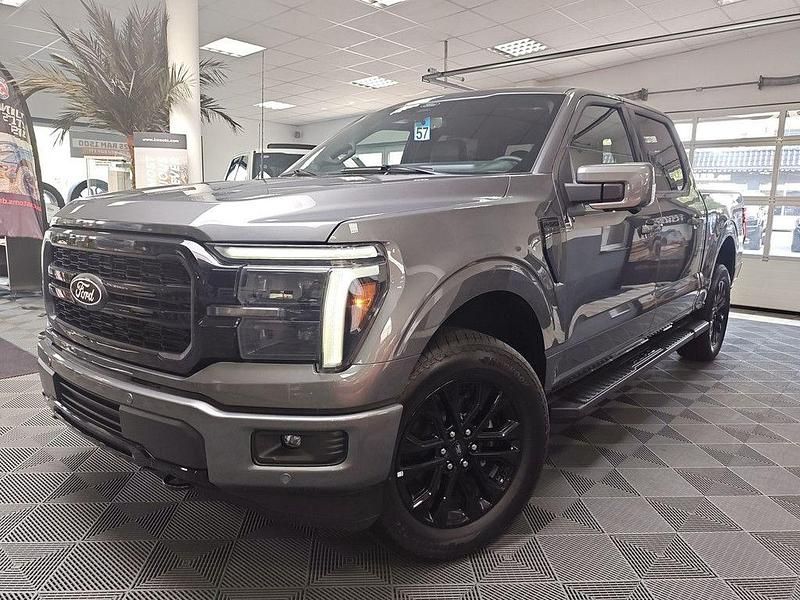 Nowe Ford V8 Lariat 400 KM (294 kW) 2026 Szary SUV