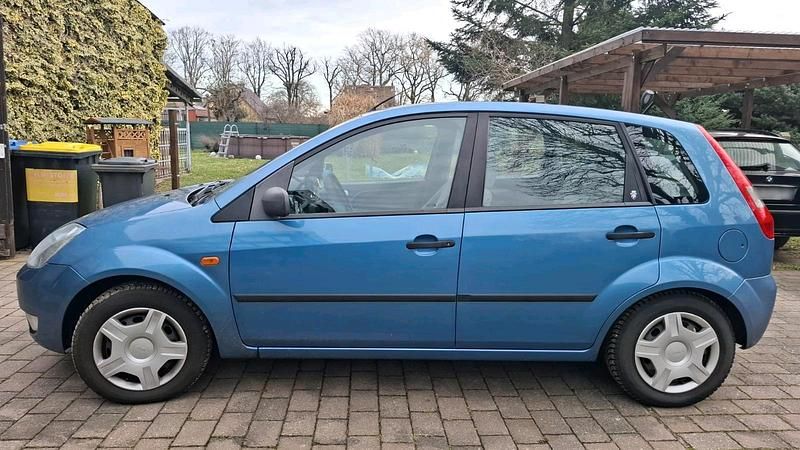 Gebraucht Ford Fiesta 80 PS (58 kW) 2003 Blau Kleinwagen