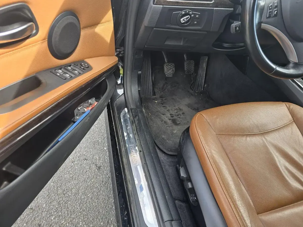 Używany BMW 330 Exclusive 245 KM (180 kW) 2011 Czarny Kombi