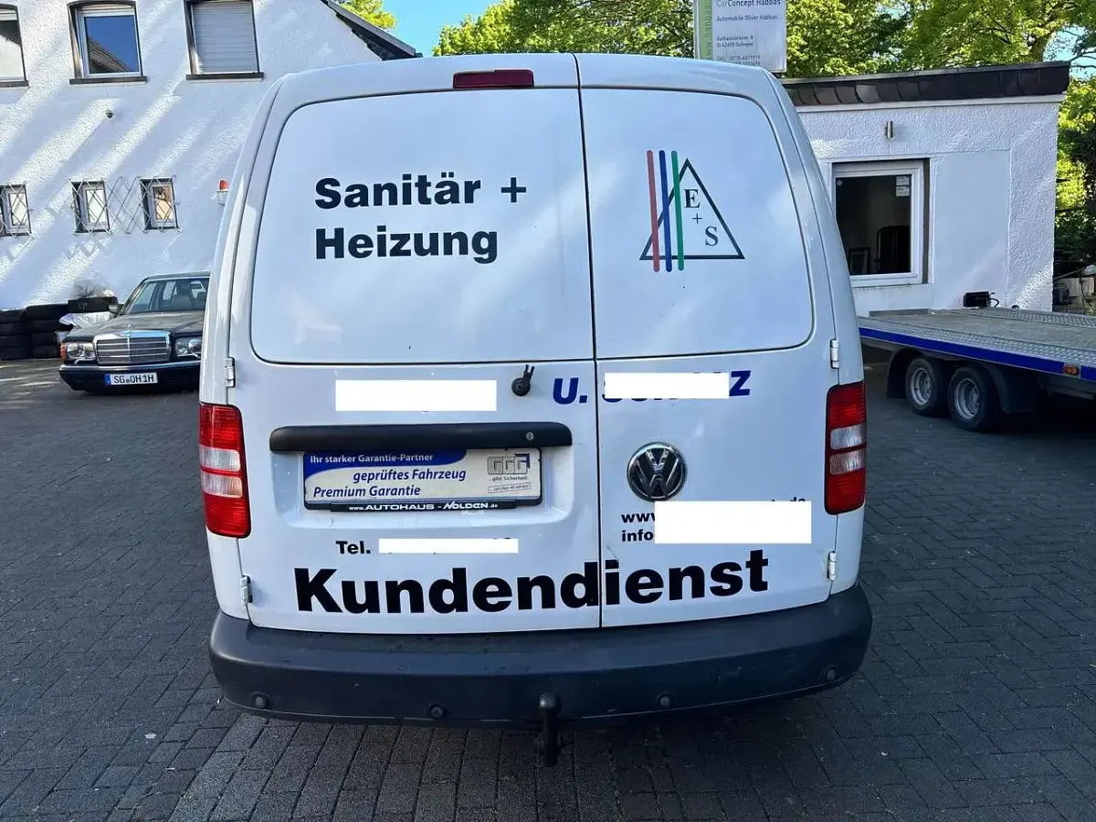 Second-hand VW Caddy 102 CP (75 kW) 2011 Alb Monovolum