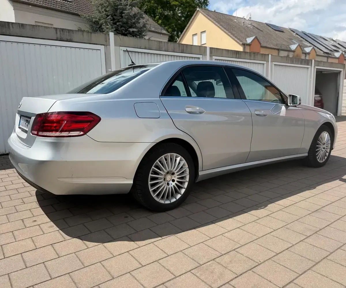 Gebraucht Mercedes E350 258 PS (189 kW) 2015 Silber Limousine