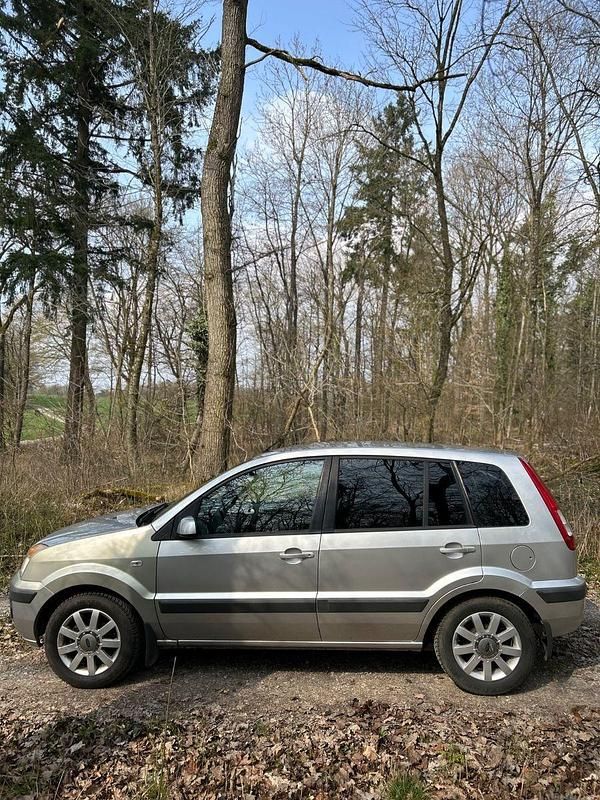 Gebraucht Ford Fusion Ambiente 80 PS (58 kW) 2009 Silber Kleinwagen