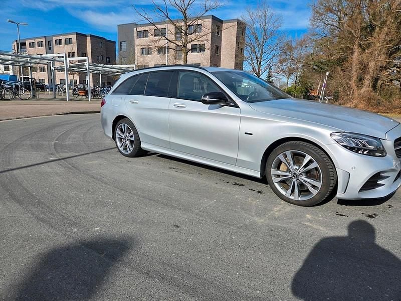 Gebraucht Mercedes C300e AMG line 306 PS (225 kW) 2020 Silber Kombi