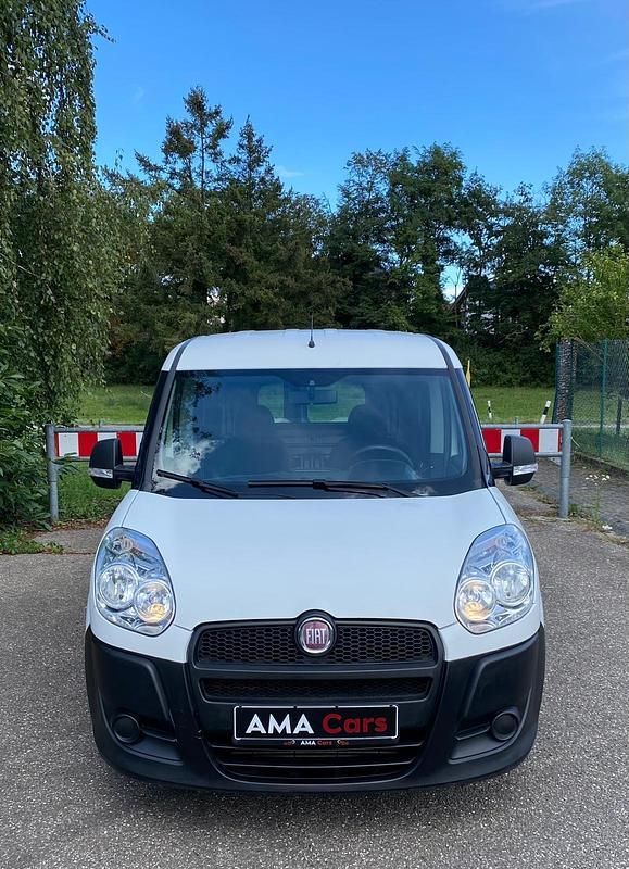 Weiß Gebraucht 2013 Fiat Doblò Van / Kleinbus | 6.150 € - Bild 1/4